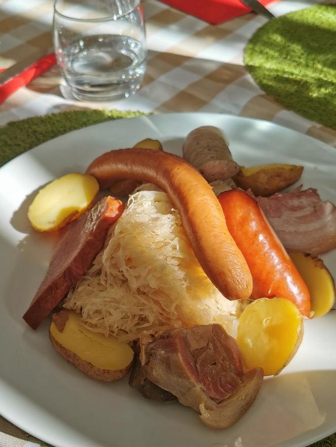 Традиционен елзаски Шукрут (Chucrute)